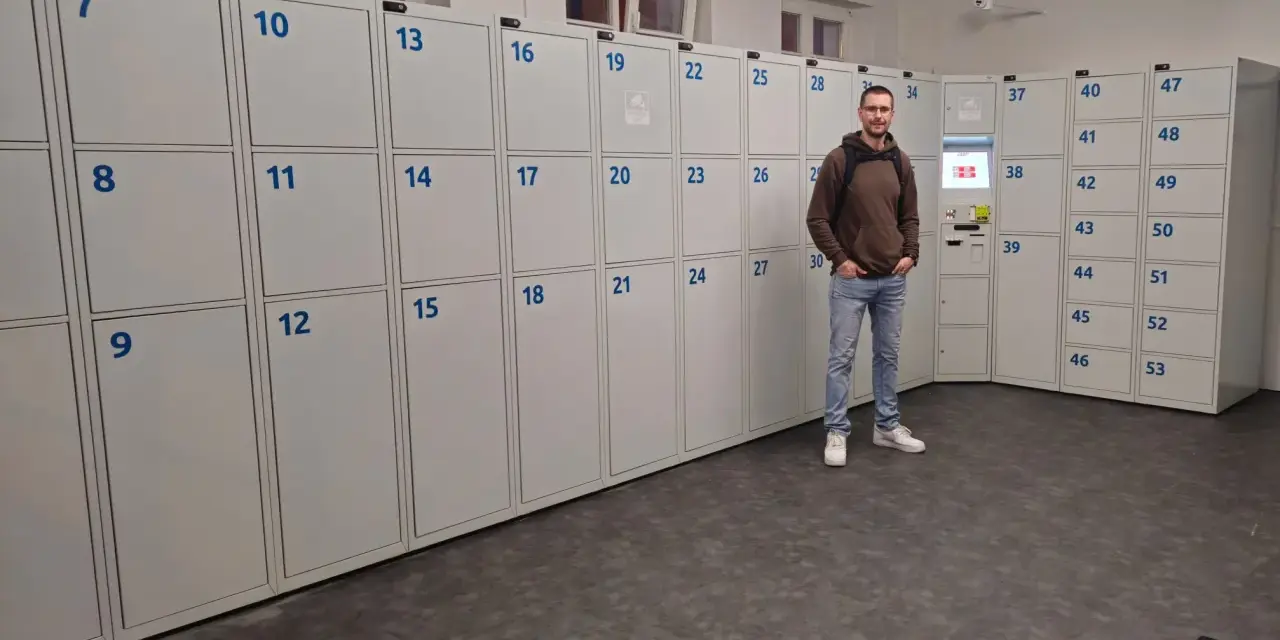 Gdańsk Dworzec Główny: przechowalnia bagażu z licznymi szafkami. Sprawdź cennik i zostaw bagaż.