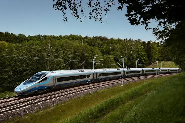 EIP (Pendolino): Co to za pociąg? Przewodnik po premium podróży!