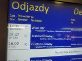 Aktualne opóźnienia pociągów Intercity: Wien Hbf opóźniony 330 min, Kraków Główny 250 min, Olsztyn Główny 220 min.