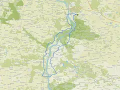 Mapa pokazuje drogę do Kazimierza Dolnego. Można tu zobaczyć, jak dojechać do Kazimierza Dolnego pociągiem, zaznaczono stacje i trasy.