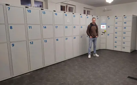 Gdańsk Dworzec Główny: przechowalnia bagażu z licznymi szafkami. Sprawdź cennik i zostaw bagaż.