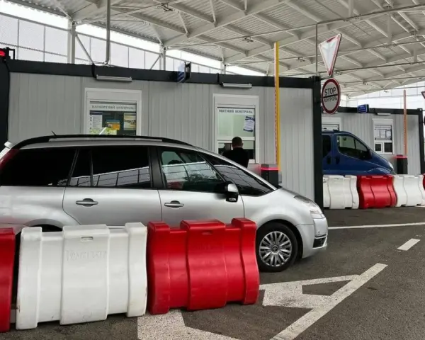 Przewóz gotówki przez granicę: Limit 10 000 euro i jak uniknąć kar