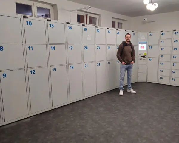 Gdańsk Dworzec Główny: przechowalnia bagażu z licznymi szafkami. Sprawdź cennik i zostaw bagaż.