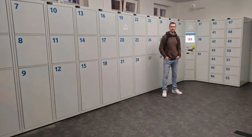 Gdańsk Dworzec Główny: przechowalnia bagażu z licznymi szafkami. Sprawdź cennik i zostaw bagaż.