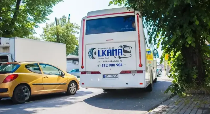 Autobus firmy LKAMA, przewoźnik na trasie Gorlice - Nowy Sącz. Sprawdź rozkład jazdy Voyager.