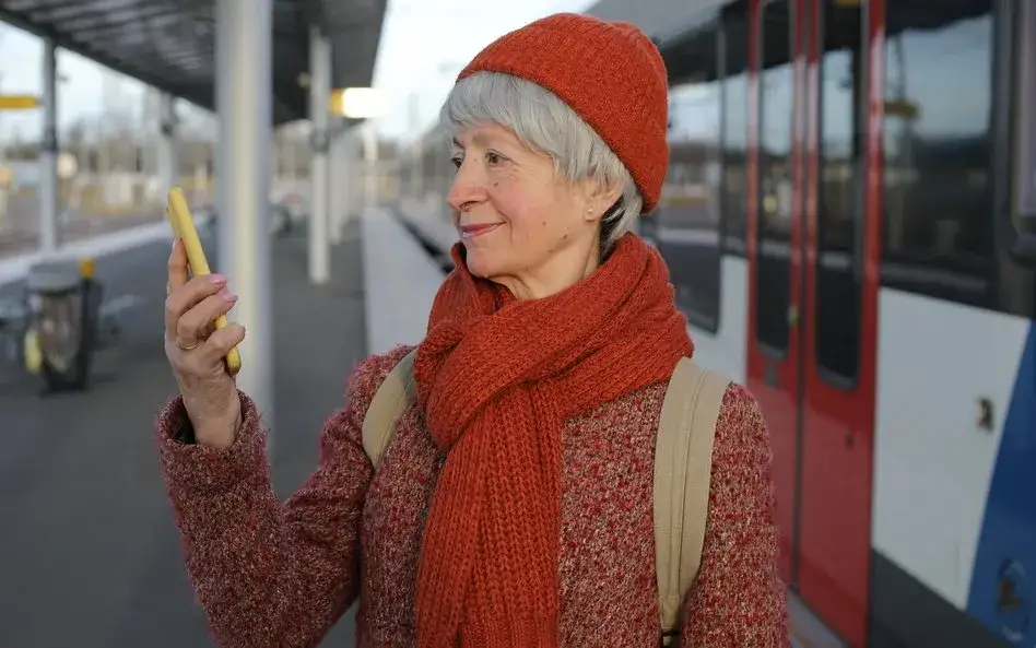 zniżki na bilety kolejowe ulgi studenckie seniorzy