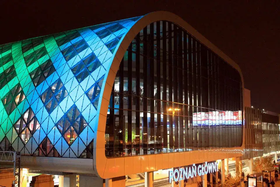 Dworzec Autobusowy Poznań Główny, galeria Avenida